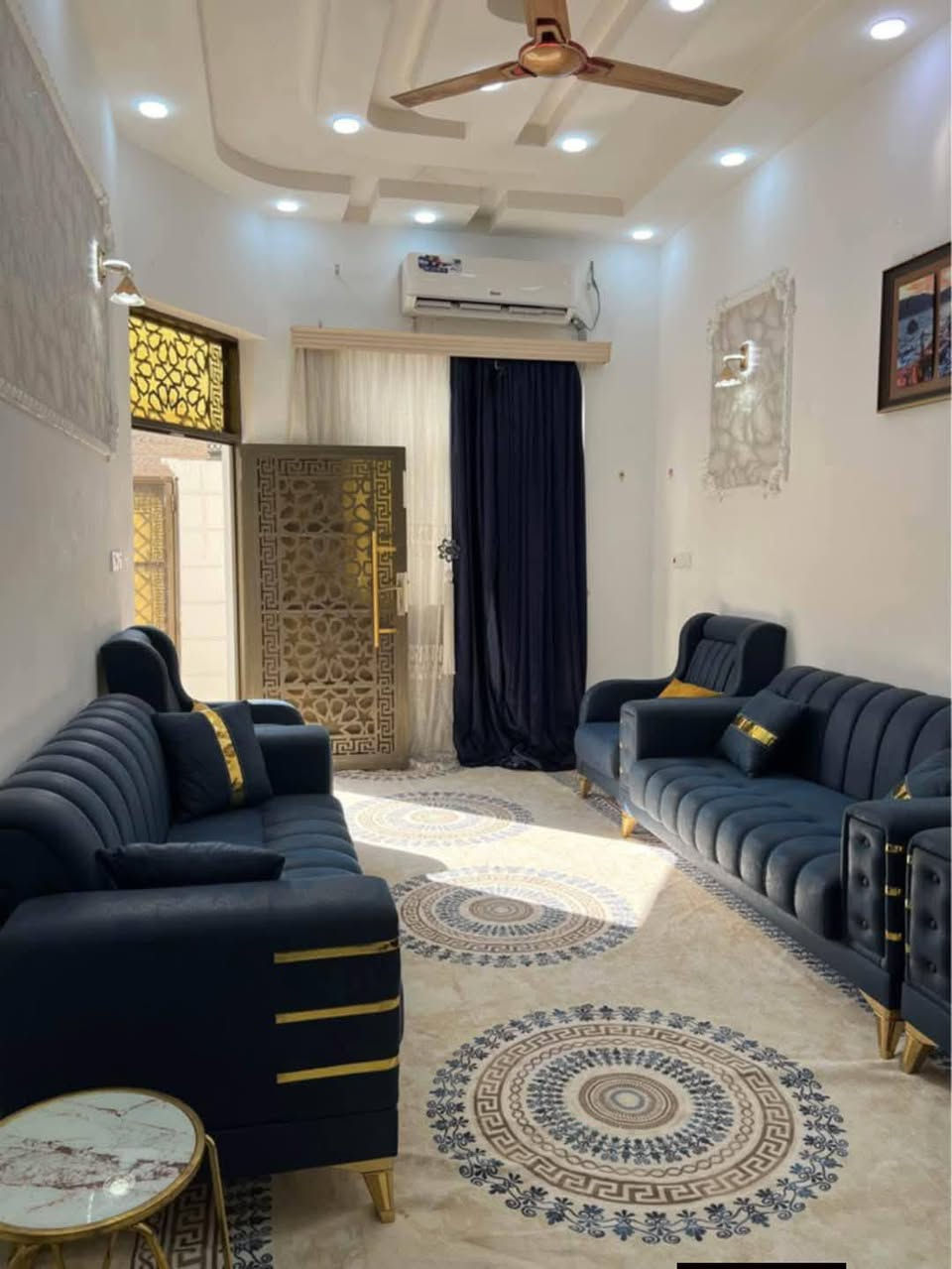 دار للبيع في كربلاء قرب قنطرة السلام حي الامل الاولى المساحه 125 الواجهه 6 وربع والنزال20 البناء درجه اولى طابقين 4 غرف نوم صحيات في الطابق الاول والثاني للاستفسار الاتصال على رقم صاحب المنزل ***********
