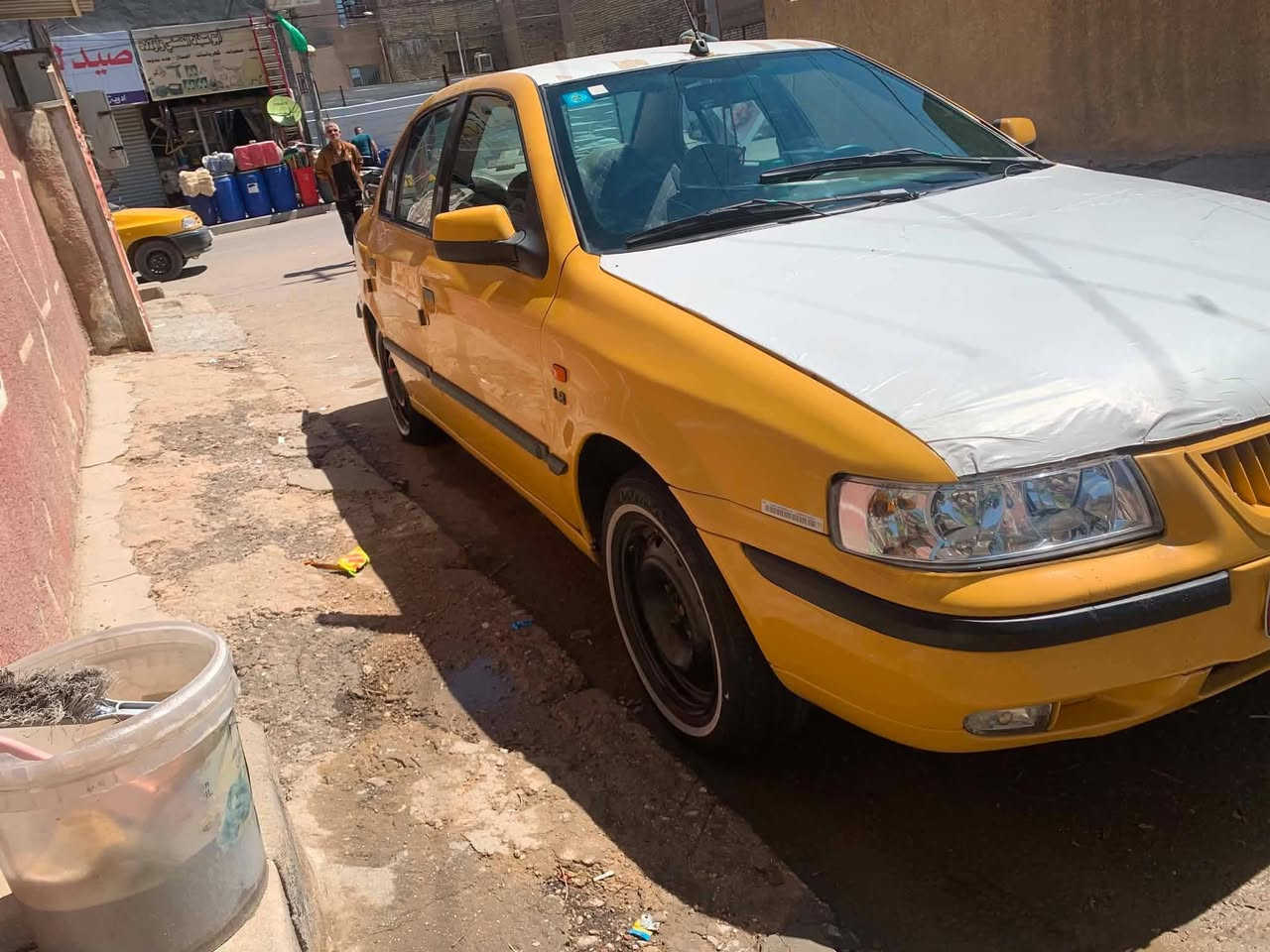 سمند ٢٠١١ سياره لا ضربه ولا صبغ تبريد شغال تخم تاير جديد جواها قبل سبوع شديتها سنويه بسمي قبل شهرين حولتها مصفره هئيه وغرمات ٣٧ ورقه وبيها مجال ***********
