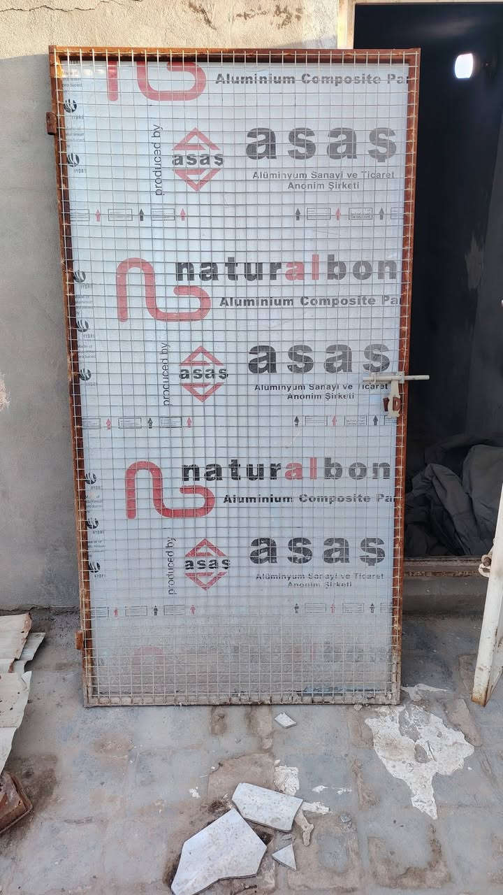 السلام عليكم عندي سياج حديقه طوله 5 أمتار وعرضه 2مترين ونص وبيه باب ينقفل كله بي ايسي وداير مادير مسيج بجينكو لن اريد اشيل عارضه للبيع مكاني النجف الاشرف سايدين المطار الجديد مقابل جوهرة العرب مثلجات الاوال فرع الترابي وهذا رقمي *********** اتصل وبيك خير وتدلل وعارض نانو صحن جديد صالي من أخذته شهر هم للبيع جديد برغي مامفتوح بيه
