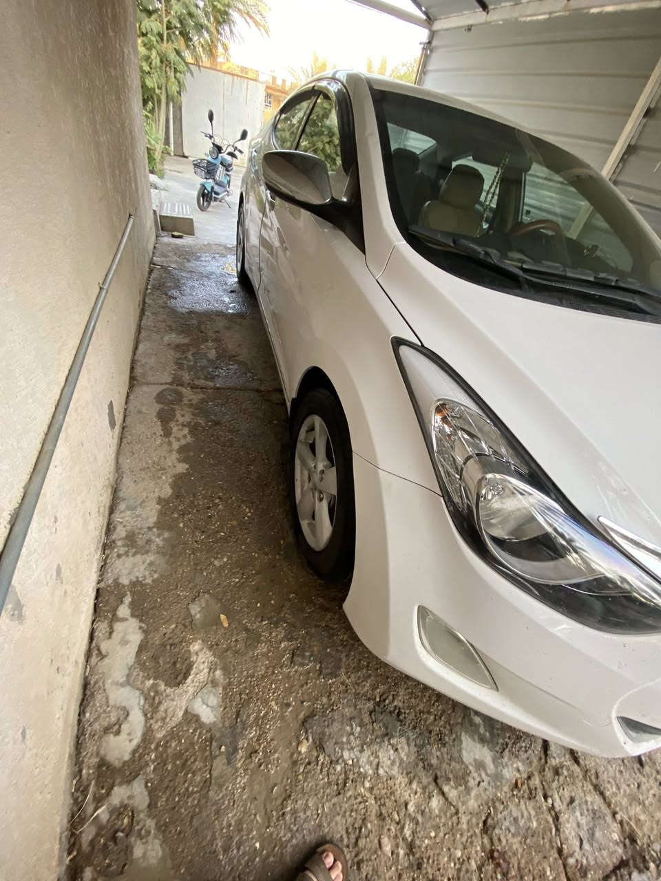 السلام عليكم النترا للبيع موديل 2014 خليجي مكفوله فتحه تبريد تدفئه السياره كفاله عامه كير ومكينه مكفول صدر مكينه١٦٠٠ مكفوله السياره جديده جدا. السعر(١٢٥) وبي مجال للشراي رقم ديالى ومراوس بااوبتيما او سوناتا مضلع الاتصال  ***********. العنوان ديالى تقاطع الوجيهيه قريه ابو الحديد
