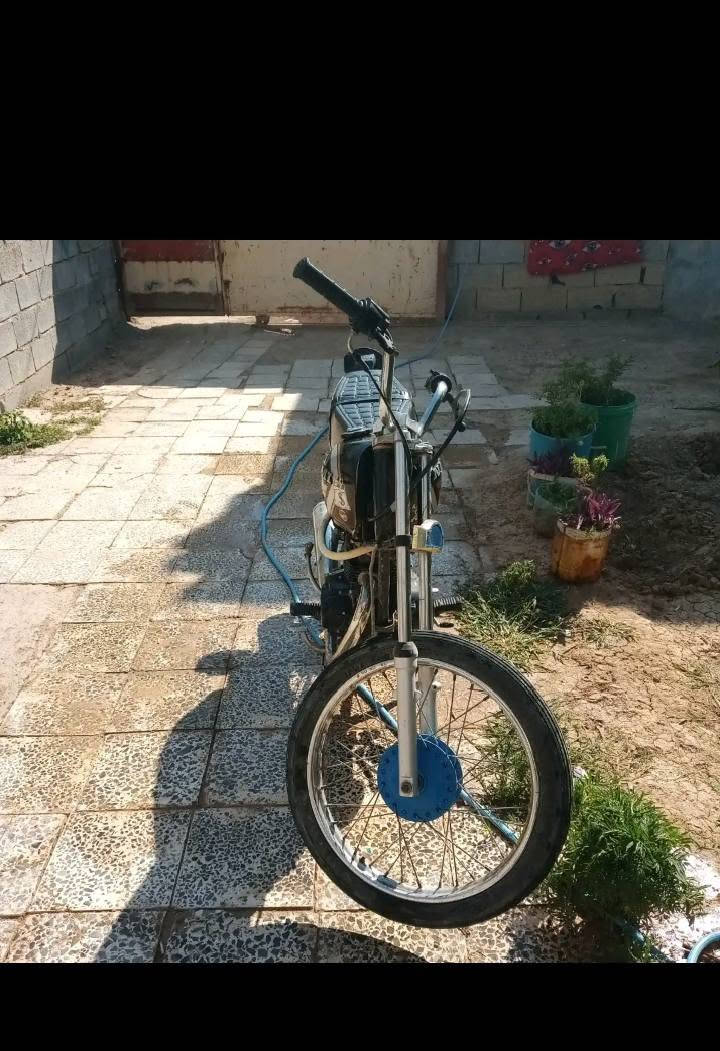 للبيع تعمير كلك ولفات ليون شرط فصل نهار متكطع راصطة طيارية كزوز شيرازي نضافة شوفت عنك
مكان خالص سعر 325وبيهة مجال قليل حك جية متواجد خاص او تصل ***********
