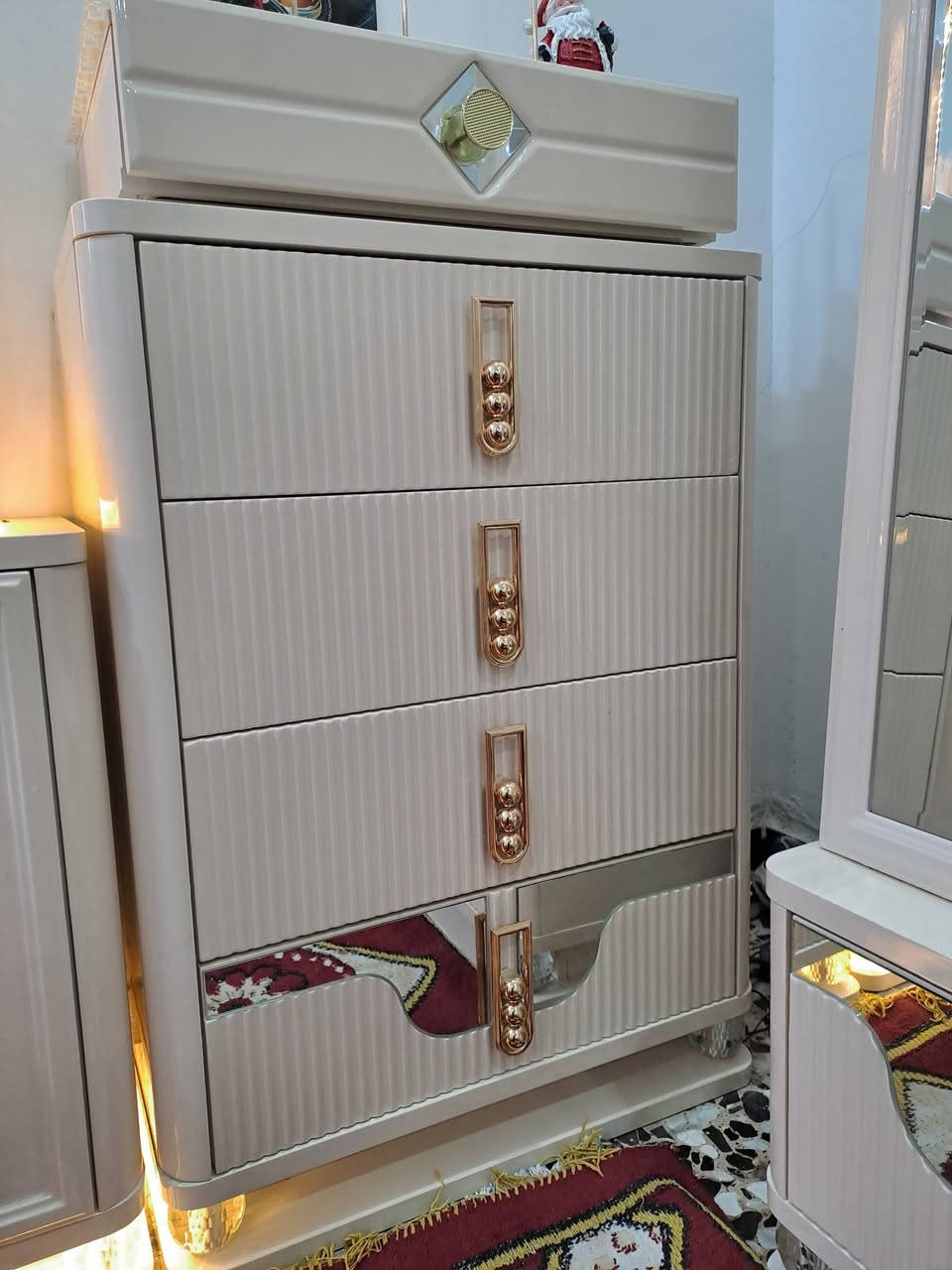 سعر مليونين وبيها مجال***********
