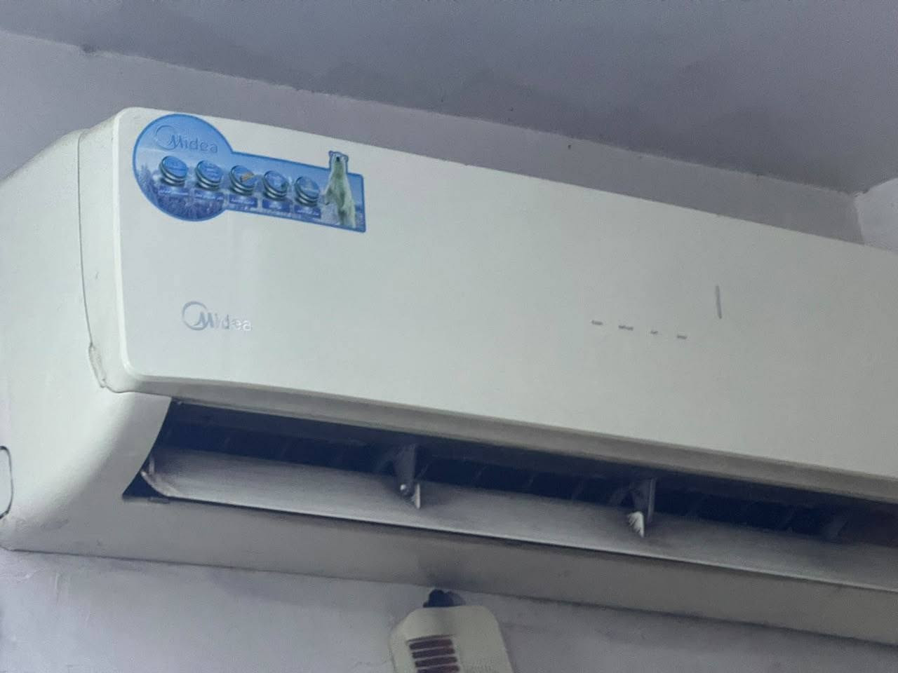 السلام عليكم سبلت ميديا 2 طن الاصلي جهاز نظيف للبيع بسعر 500 وبي مجال 

سبلت جنرال كولد طن ونص نظيف جدا للبيع بسعر ٤٥٠

سبب البيع السفر للتواصل*********** مكاني بغداد حي الجهاد
