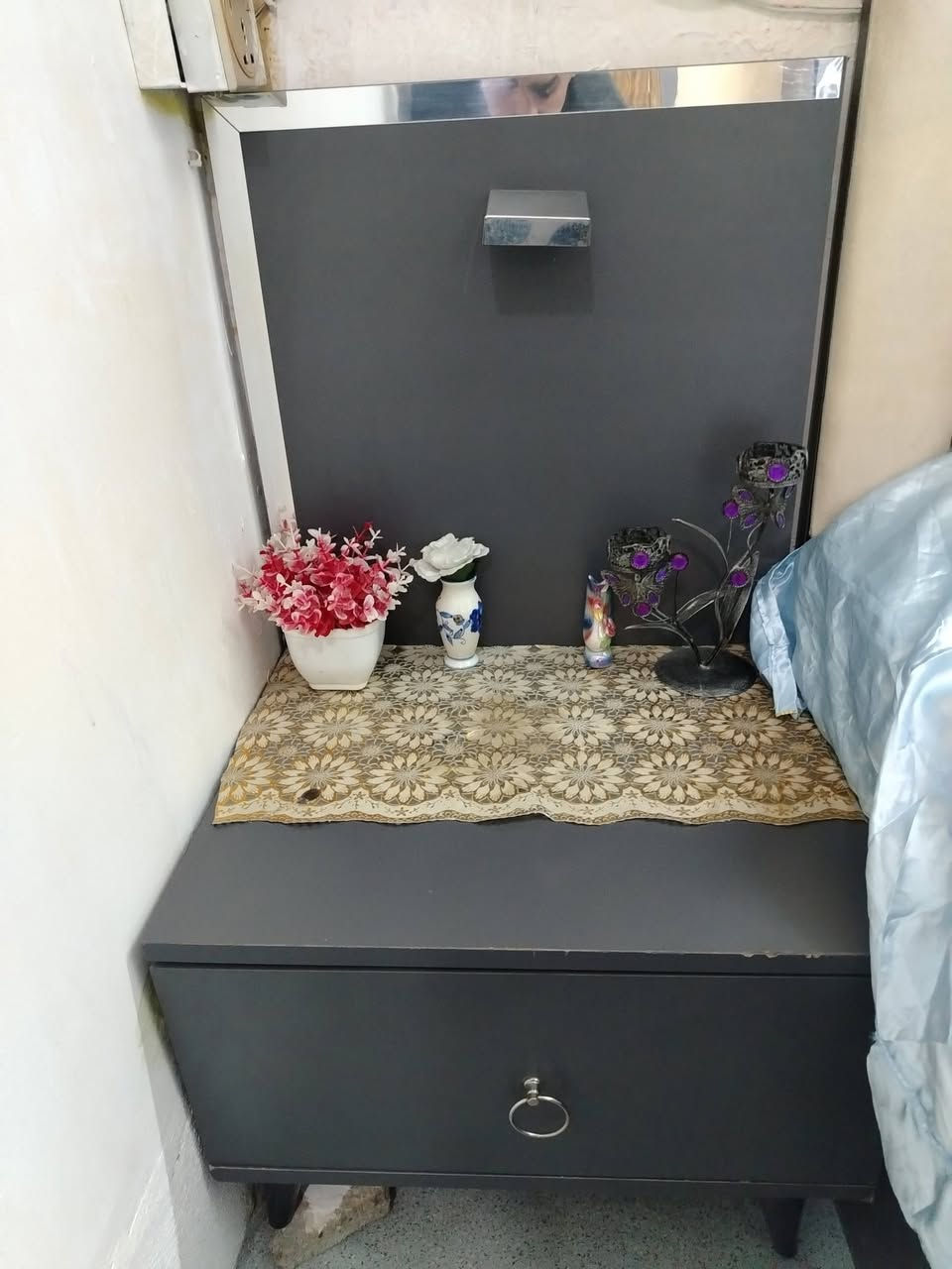 السلام عليكم مرخصت الاذمن غرفه نوم تركي كامله سعره 450مكاني بغداد الشعله رقم الاتصال ***********
