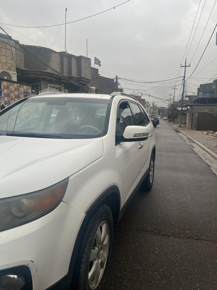 سلام عليكم
 سورنتو ٢٠١٢ خليجية
صبغ حزام 
محرك ٤ سلندر ( 2400)
سبعة راكب
٣ قطع تبريد
السعر ١١٠ وبيها مجال
المكان كربلاء 
للإستفسار اتصل على الرقم  ***********
