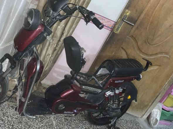 سلام عليكم للبيع او مراوسه
دراجه شحن ريان 
5بطاريات 
4نمر 
دراجه ملحومه بس لحيم اصلي ضمان ميصير بيها شي 
دبلات خلفيه اماميه ستاند شحن بل
دراجه عمليه تفيدك وبطاريه خير من الله مرات اروح من الكوفه ب17 للحزام بل نجف تصرف حبايه وحده الله يشهد 
تواصل ***********
