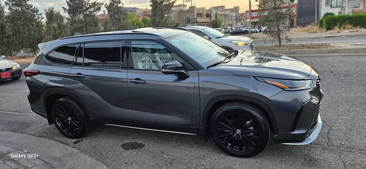 🚗 للبيع: تويوتا هايلاندر XSE 2023
📍 مكان السيارة: صلاح الدين، تكريت
📞 للتواصل: ***********
💰 السعر:32،000$ – قابل للتفاوض
📊 المسافة المقطوعة:40,000 كم
🛠️ المحرك: 4 سلندر 2500cc بنزين أوتوماتيك

⚙️ المواصفات:
• فول مواصفات فئة XSE
• 7 مقاعد جلد
• كاميرا خلفية
• مستشعر وقوف
• فتحة سقف
• بصمة تشغيل 
• شاشة وسطية 
• نظام مراقبة النقطة العمياء
• نظام المفتاح الذكي
• نظام بدء التشغيل
• مصابيح أمامية LED
• أبل كاربلاي وأندرويد أوتو
• شاحن لاسلكي
• كشافات ضباب
• مثبت السرعة التكيفي
• تبريد خلفي
• زر التشغيل

⚠️ أضرار السيارة:
• وارد أمريكي 
• حادث بسيط موضح بالصور المرفقة 
• تعديل على البارد في الصندوق الخلفي 

📌 تفاصيل إضافية:
• رقم السيارة أربيل الدولي الجديد
• وكالة باسم المالك
• شرط التحويل
• لون السيارة فيلي
