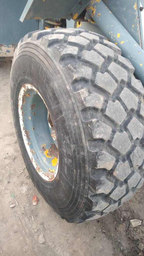 السلام عليكم تاير شفل حجم 50 للبيع اربع تايرات...***********
