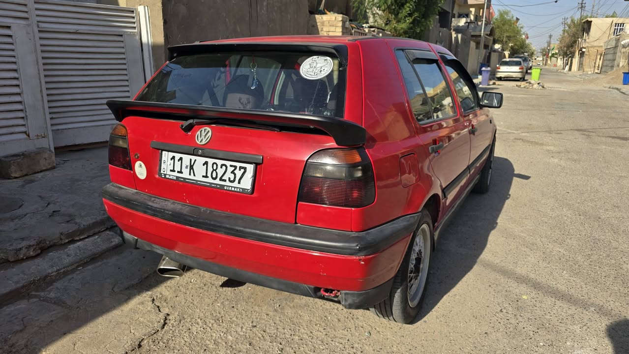 🚨 للبيع كولف MK3 موديل 1995 
🔥 محرك 2000 سي سي
⚙️ كير أوتوماتيك
❤️ لون أحمر مميز
🔒 سكيورتي

✅ السيارة جاهزة بالكامل وما تحتاج فلس:
❄️ تبريد ثلج
🔧 حدادية ممتازة
🛞 تخم تايرات جديد
🛞 سبير جديد
✨ رنكات BBS فضية على الأربع جهات، تعطي السيارة منظر رياضي وجذاب.

📄 رقم بغداد وباسمي، والتحويل خلال ثاني يوم.
📍 الموقع: بغداد – الزعفرانية.

السيارة استخدام مرتب، فحصها بأي مكان يعجبك، وجاهزة للاستخدام  للجادين فقط، والبيع من صاحبها مباشرة.
للتواصل مراسلة خاص أو اتصال. *********** 
السعر 55 و بيها مجال
