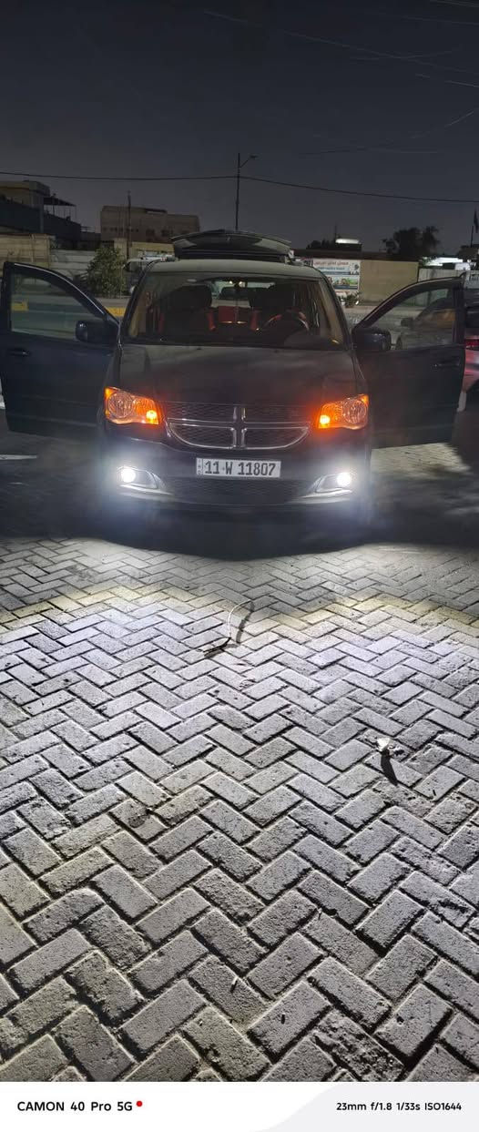 سلام عليكم دوج كرفان موديل 14 فول موصفات بيبان كهربائي الون ازرق غير محدد الحادث بس بنيد يعني صوره مال امريكاه موجوده تخم تاير جديد باتري جديد شاشه تاب السعر 150 وبيها مجال بصيط ***********@
