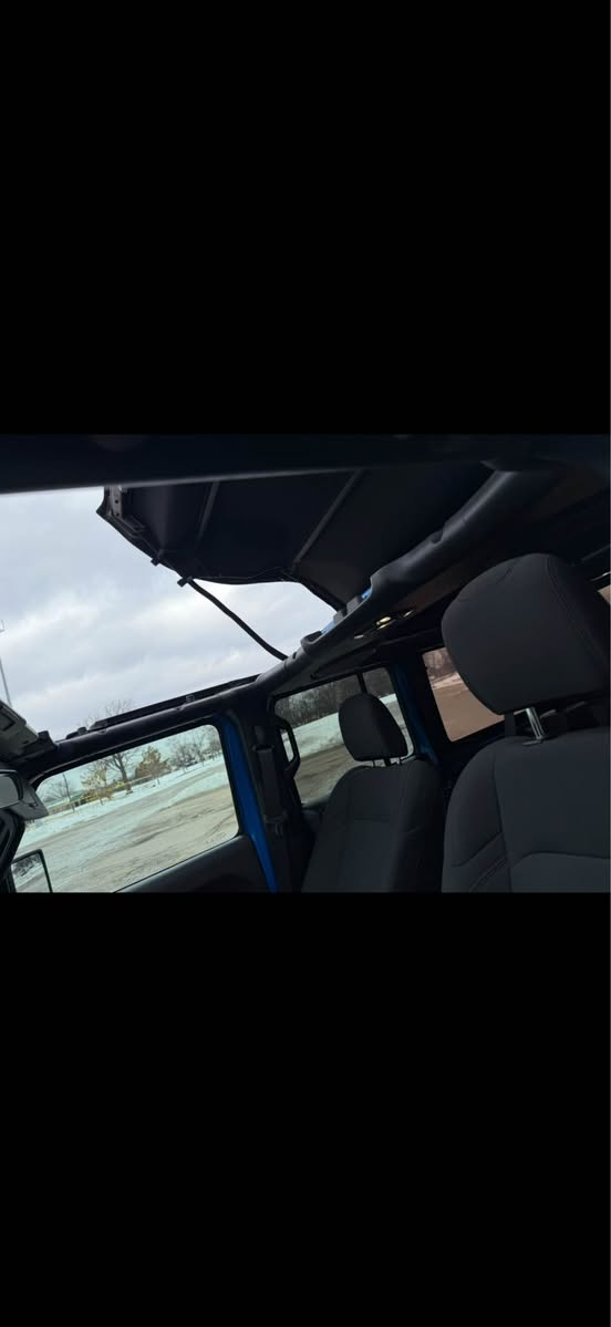 Rebuilt title No issues with the car.
Ready to drive Used 2021 Jeep Wrangler / SPORT
2.0 For Sale 4x4 Detroit, MI


**إذا كنت صاحب هذا الإعلان وتريد حذفه لأي سبب، رجاءا أرسل رسالة إلى الدعم الفني**