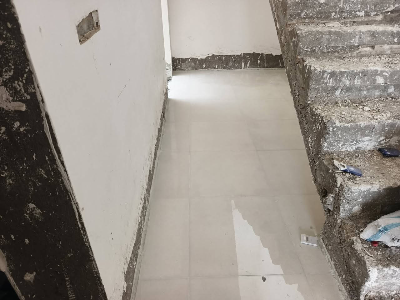 السلام عليكم خلفه اطلع باليوميه او عل المتر وشغل درجه اولى شرط ليزر وكبان ولالتزام  ان شاءلله متفرغ حاليا اتصل واتساب او عل الرقم وتدلل هذا جزء بسيط من الشغل جدران وارضي ***********
