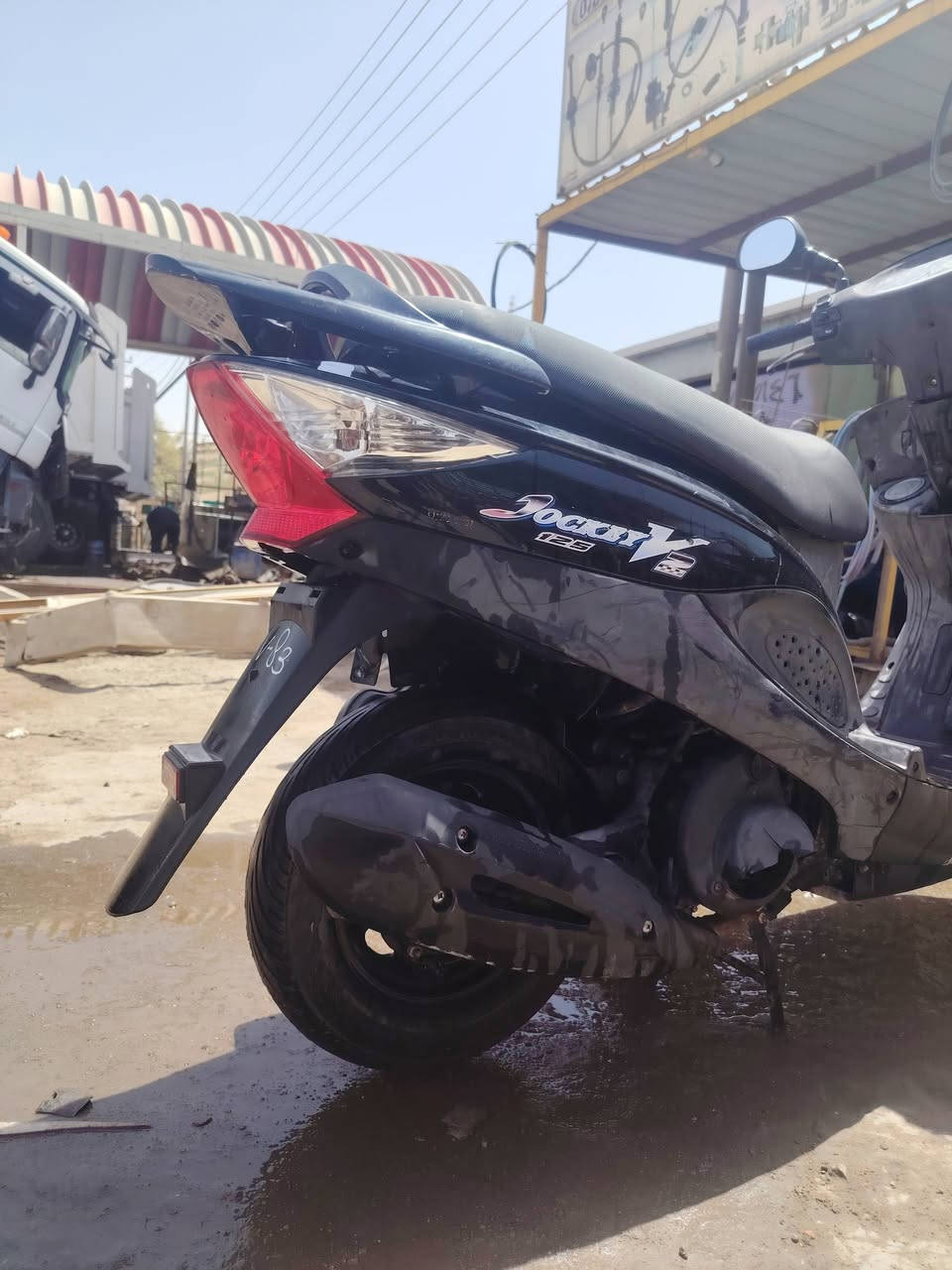 دراجه ال بيع 750 شارع مطار ***********
