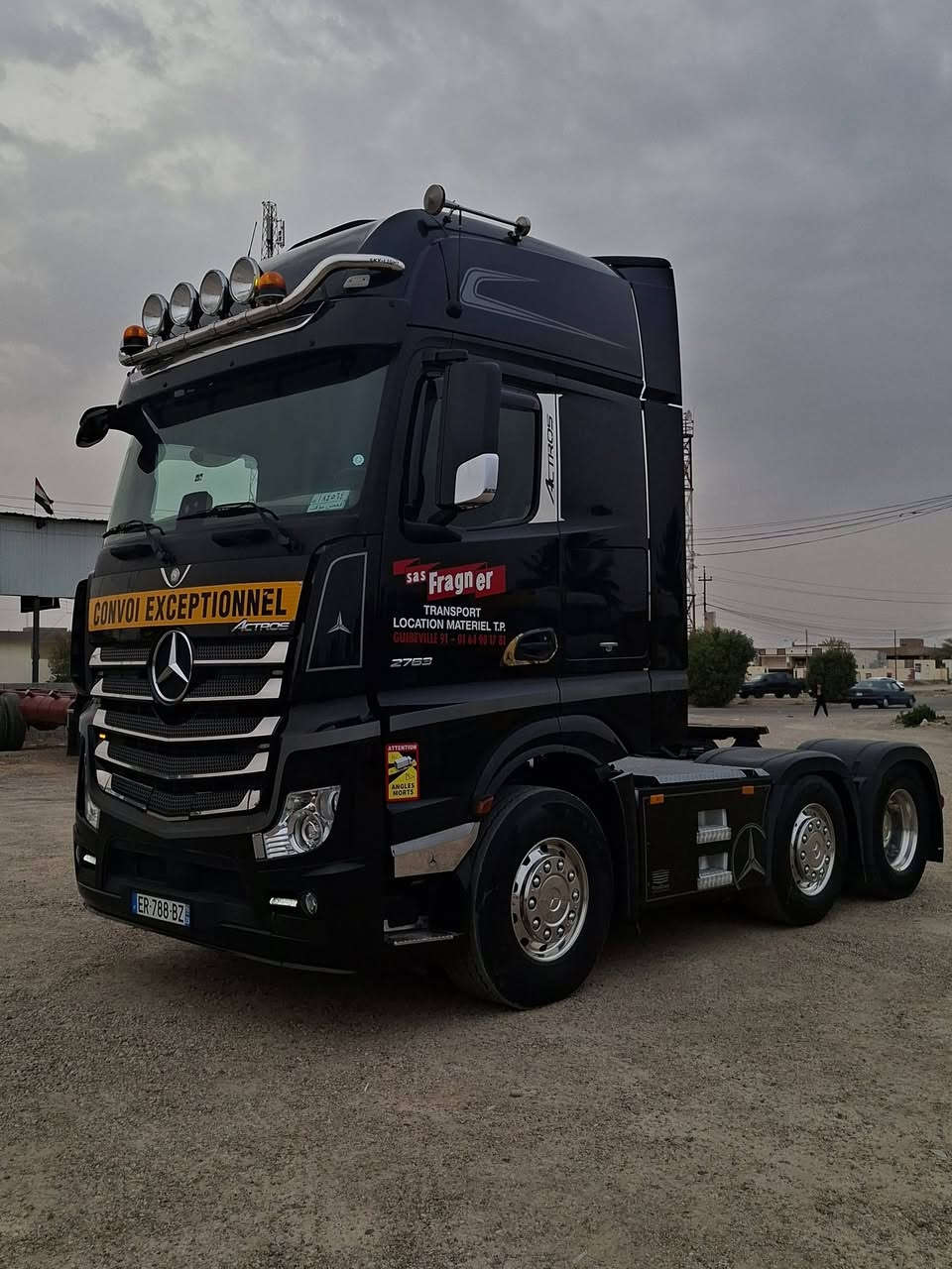 مرسيدس اكتروس وحش للبيع سنجل الماني الحجم2763 موديل 2018 فول مواصفات كاميرا وحساس وريد تايجر دخول طريبيل جديد تواجد معرض ابو قصي العسافي انواع الانبار الرمادي 5 كيلو خط السريع رقم الهاتف***********      ***********
