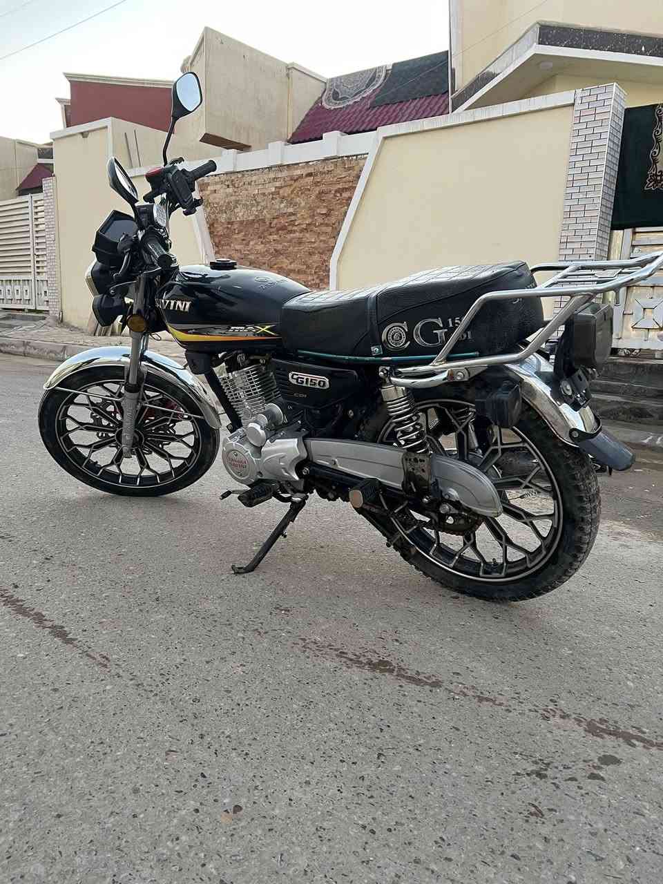 السلام عليكم 

دراجه إيراني سيفان للبيع 
موديل 24
 150cc محرك
دراجه نضيفه ومحرك بلادي ما مفتوح 

مكاني الفلوجه الشهداء مجمع الرحاب 
*********** شراي خابرني بيك خير وتدلل
