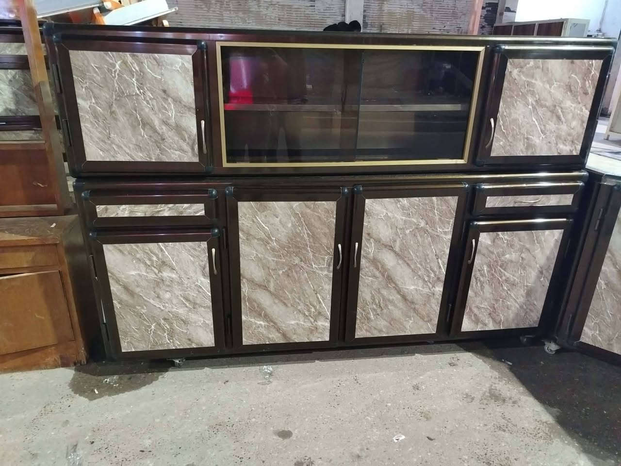 كاونتر للبيع ثلاث قطع شغل موصل ثقيل جديد جديد السعر 280 بها مجال(***********)(***********)
