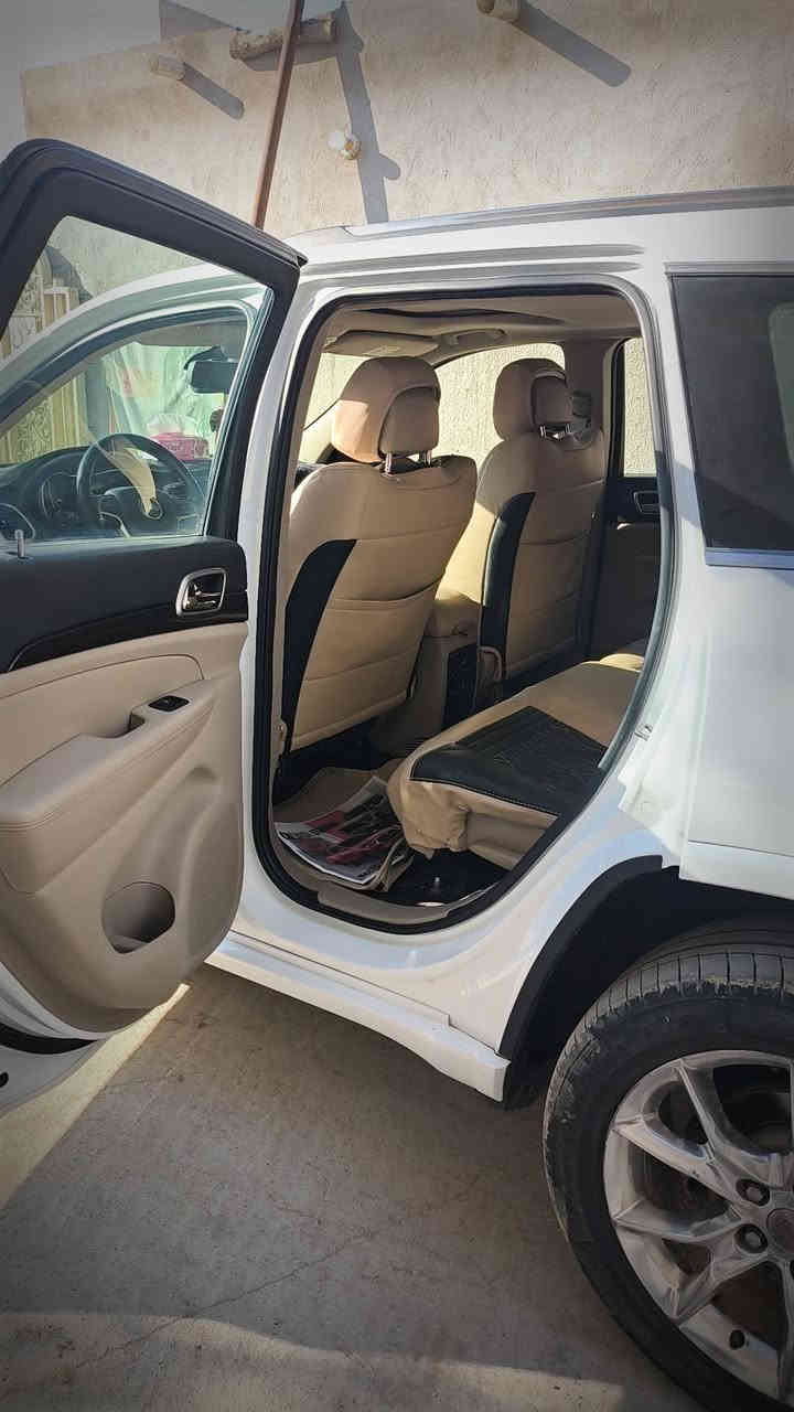 جيب لاريدو موديل 14 سياره خليجيه مكفوله ماعده باردات قليله مواصفات لاريدو تشغيل عن بعد فتحه حساسات خلفيه حساسات جانبيه اشاير بل مري سياره حلوه مال جناي واحلااا من صور سياره جاهزه الاخير ‏‪0771 107 9423‬‏
