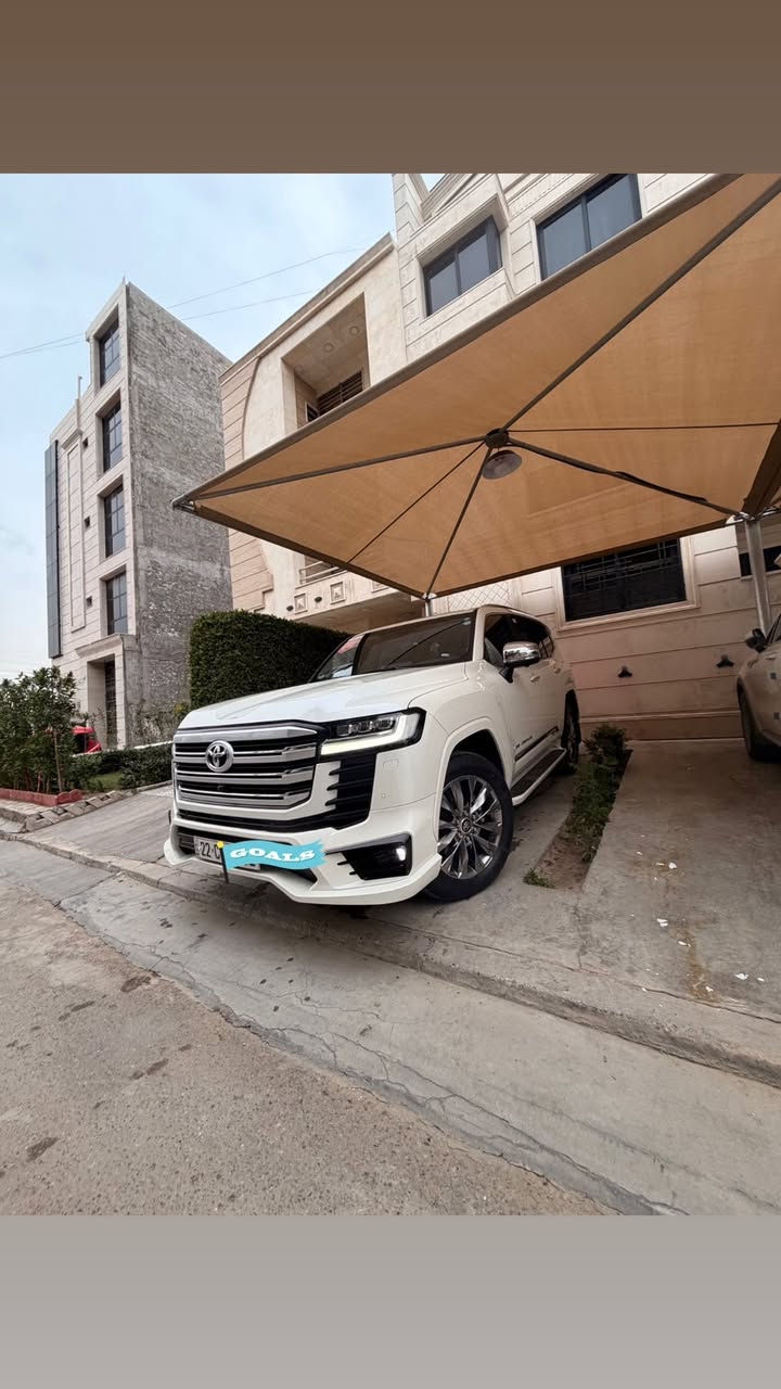 سلام عليكم/  السعر تنافسي
للبيع لاندكروز 2023 فئه VX  (تووين تيربوو)
فووول مواصفات  ساززززز (SAS)بعدها بالضمان

كفاله عامه من كلشي بعدها زيرو

بصمات اثنين وياها 

ماشيه :33 الف فقط 

مكان السيارة : زيونة 

السيارة بأسمي رقم أربيل تحوويل ثاني يوم

للاتصال :***********
