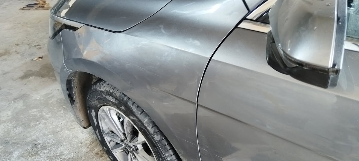 كراج الأخوين سمكره وصبغ سيارات العنوان كورنيش قرب بسمه مول قبل شغل وبعد شغل ***********
