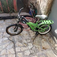 اخوان بايسكل باله جديد شغال بس تاير الامامي طاق السعر 60 اي استفسار ال...