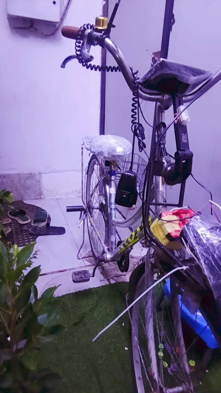 سلام عليكم بايسكل بناتي حجم 27 للبيع سعر 75وبي مجال للأتصال بي واتساب ***********
