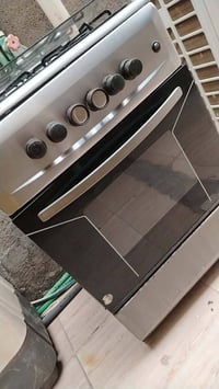 طباخ اربع عيون نضيف حتى الفرن شغال 07883597829