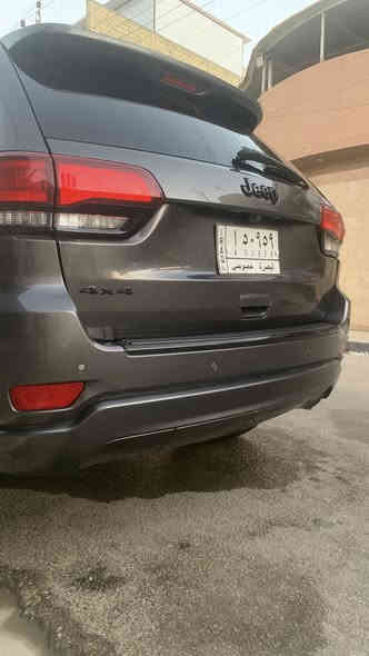 السلام عليكم جيب كراند شيروكي فئه بلاك توب 2018 محرك 6 سلندر 3600 سياره رقم بصره تحويل ثاني يوم مواصفات 
فتحه 
حساسات خلفيه 
باب شفط 
فول تحكم ستيرن
 كشن كهرباء
 اطفاء ذاتي 
شاشه كبيره 
رادار خلفي 
ويل 20 اسود بلاك بلادي
 كشنات جلد ومخمل  
حساسات ضغط الاطارات وياقي المواصفات المعروفه سياره جديده ماشيه 92 الف كم شرط الفحص حادثها جدا خفيف جاملغ خلفي فقط باقي السياره كفاله حتى من البارد السعر 248 وبيها مجال للشراي الاتصال ***********
