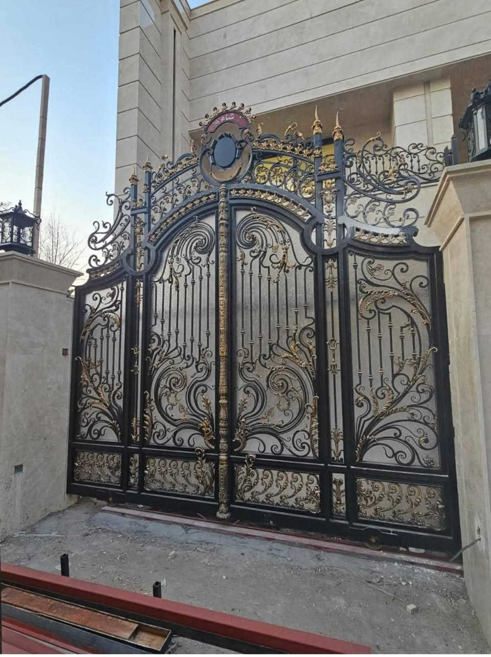 يالله السلام عليكم
حدادة عامه متنقله ابواب سقائف كرفانات مناور كل شي وحسب الطلب اتصل واجيك للبيت هذا جزء بسيط من اعمالي 
***********
***********
