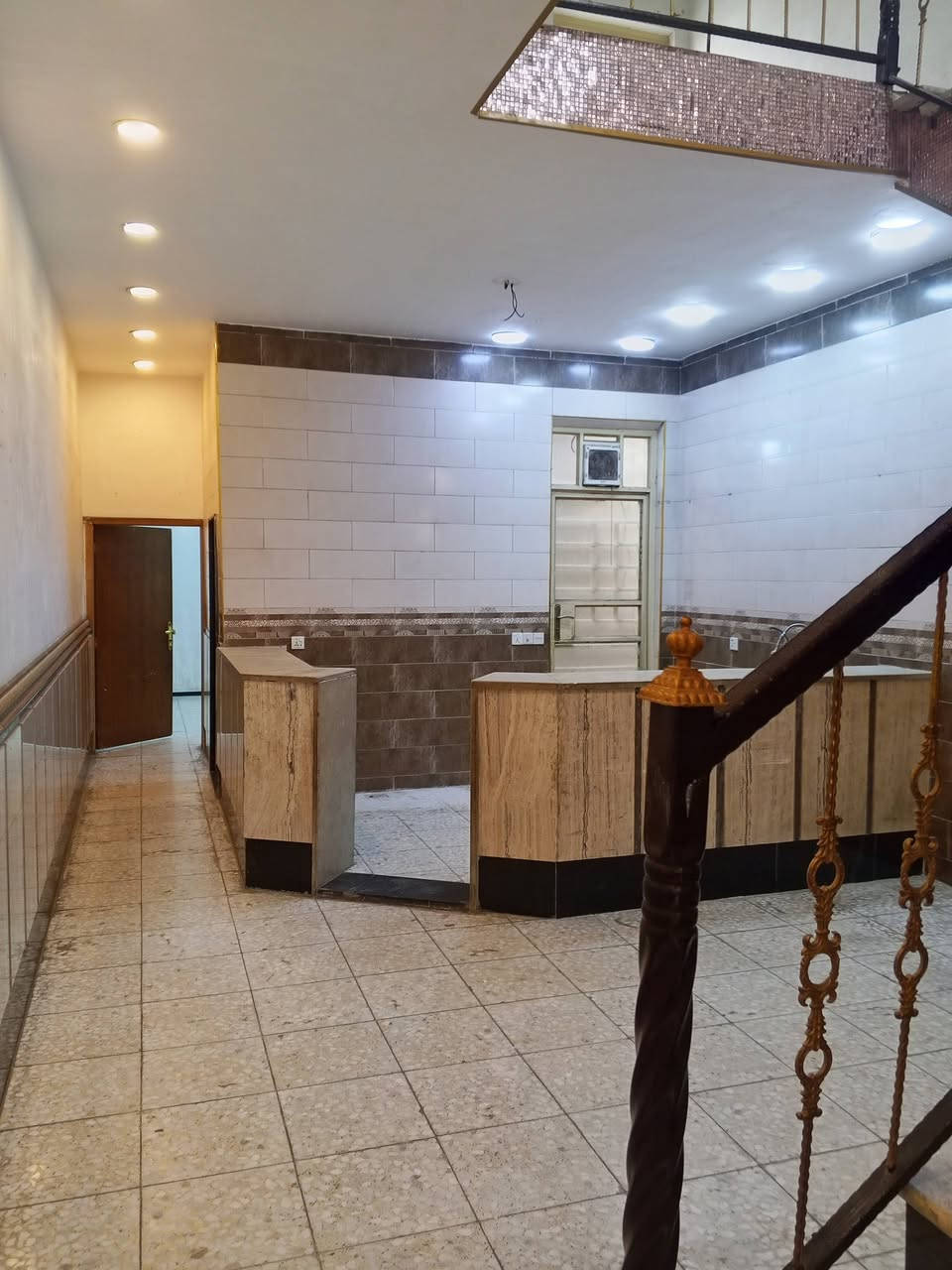 سلام عليكم بيت للبيع منطقه ضباط ثانيه زراعي مال بلديات مساحه 100 متر قاط واحد فول  كامل جاهز محد ساكن بي بعد جديد سعره مناسب سعره 75بي مجال تصلو اي استفسار عن الرقم ***********
