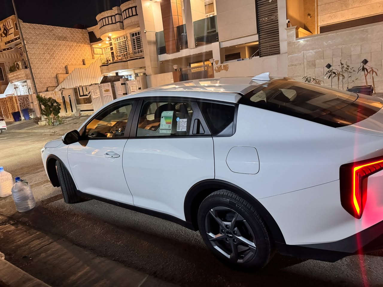سلام عليكم كيا 2025 k4 ماشية اقل من16 الف كيلو رقم بغداد باسم الشركة الدولية العراقية تحويل ثاني يوم 
السعر179$  *********** مكاني بغداد اليرموك محرك 1600
