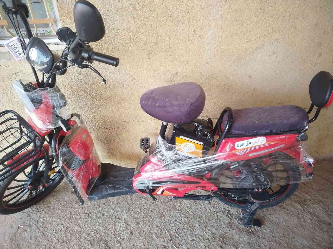 سلام عليكم شباب
باسكل شحن للبيع اخو الجديد سعره 350 وبي مجال للشراي ،4 بطاريات 
الرقم للتواصل ***********
