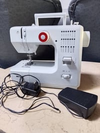 ماكنة خياطة بلاستك • ألماني • خياطة وتطريز