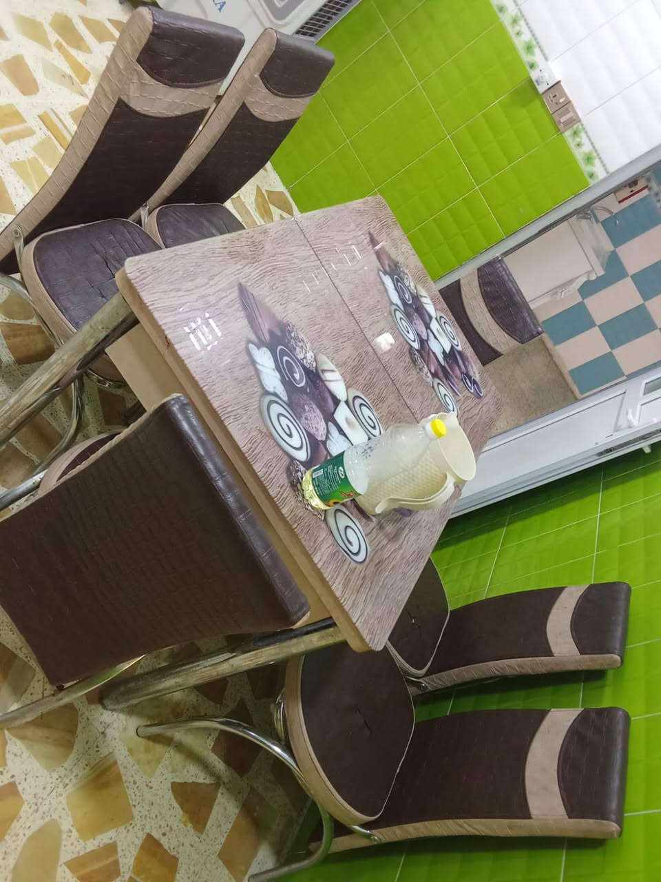 للبيع
ميز طعام 80000 الف
ماكينه خياطه 45000 الف
غساله 75000الف 
شرط شغل 
***********
