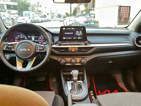 السلام عليكم
كيا فورتي موديل ٢٠٢٣ 
نص مواصفات 
رادارات 
اشاير بالمري 
تحديد مسار 
اوتو ستوب 
ويل كب بلادي 
باق المواصفات المعروفه
ماشيه ٣٩ الف ميل
تحويل او وكاله مضمون 
مكان السياره بغداد 
السعر ١٦٠ وبيها مجال قليل
***********
