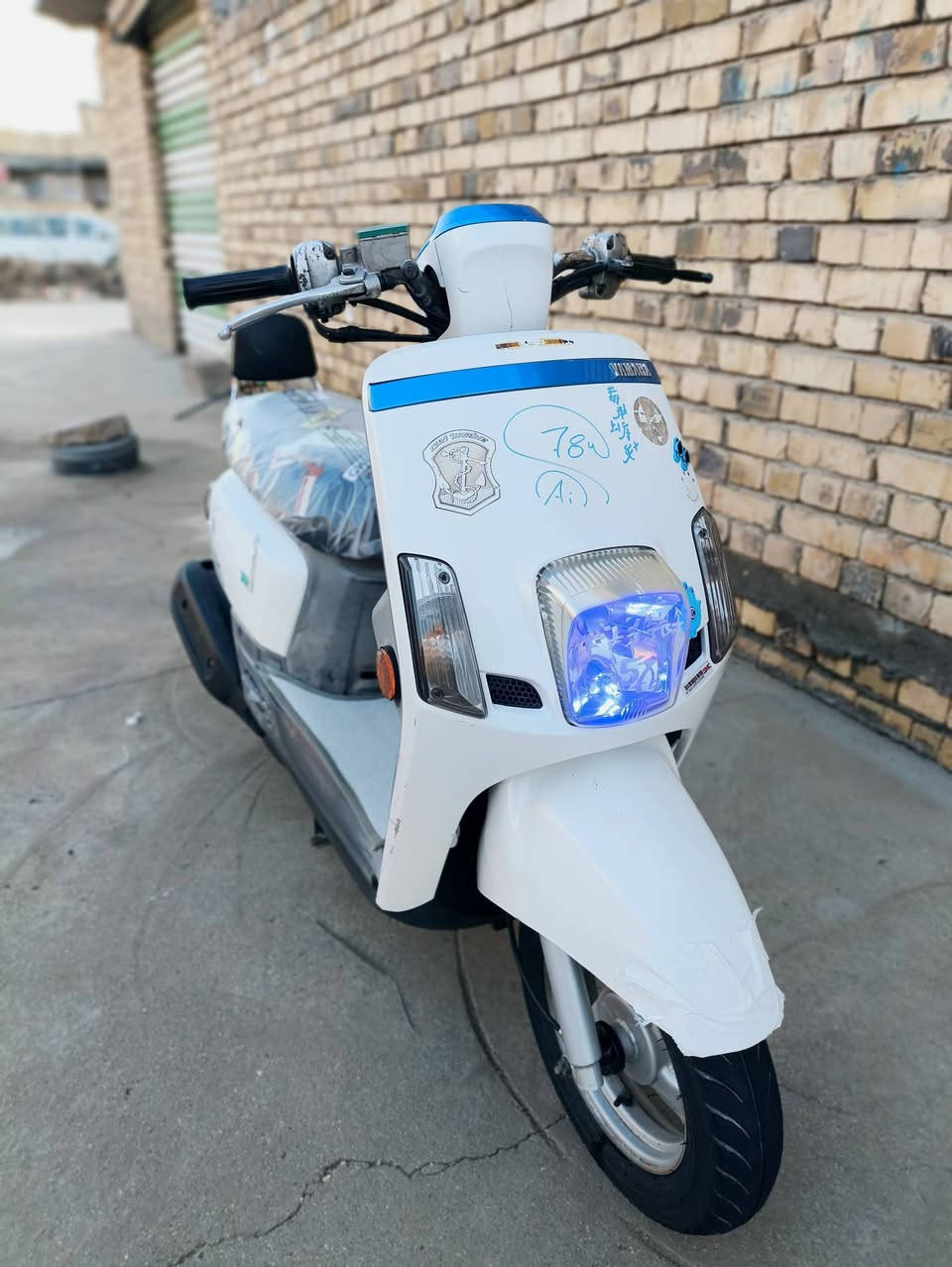 للبيع ماكس بوليس دراجه نضافه 100% نوزل دراجه كفاله عامه من كلشي مكينه كلجات كفرات ختم واحد وياه مكينه دراجه ياخذه مايصرف عليه ربع واحد كامله مكمله موديل 2011 فحل مو نثيه دراجه ناشفه لخير شلعه ومعدل دراجه مانقصه برغي واحد صاله 7ايام من طالعه من ربه مكان رفاعي سعر خاص او عله رقم *********** نكره سلف
