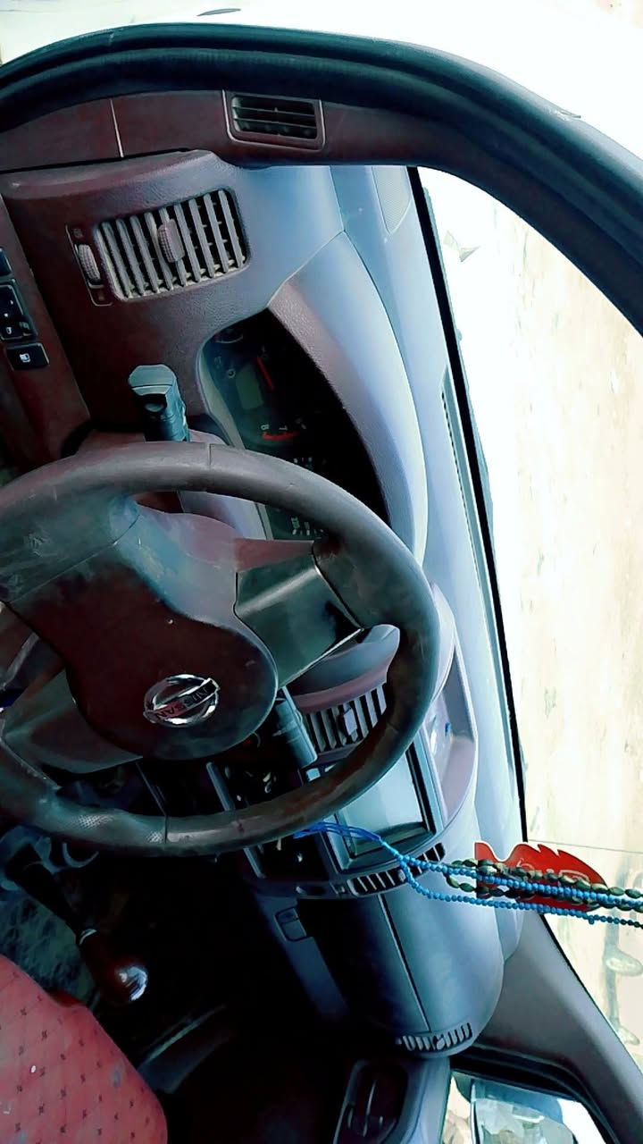 السلام عليكم بيكم نيفاره 2008 ابلادي 
مكفوله كفاله عامه من الضربه وكص وتبديل 
مجفته تجفيت فول ابغداد اشتغلنها شيخ عمر 
اترايك وين مايعجبك تحويل ثاني يوم راعيها موجود سيارة مرتبها وحلوه ورجع وعيد مكفوله كفاله عامه حداديه ابلادي ع وضع الشركه وفول سيارة ما مستهلكة  

فدوة ماتشتري لا اتخابر ولا اتعلق 
مكان السيارة الديوانية 
رقم ***********
