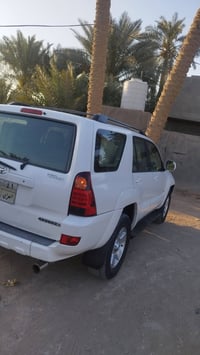 عندي لاندكروزر  فور رنر ٢٠٠٥ سته سلندر سبع راكب كير ومكينه وحداديه تبر...