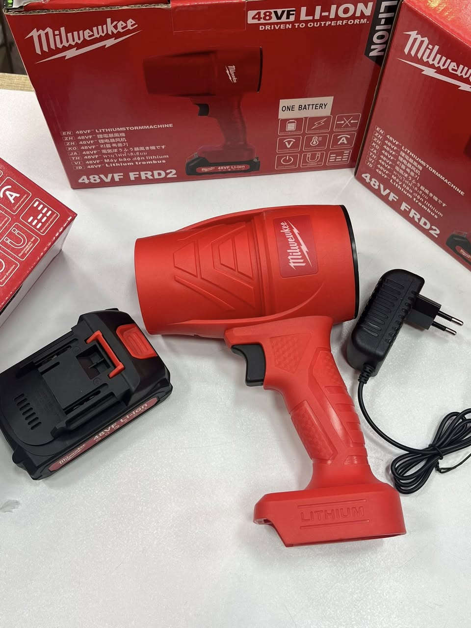 بلور هواء قوي جداً نوعيه ممتازه السعر 30الف *********** يوجد توصيل
