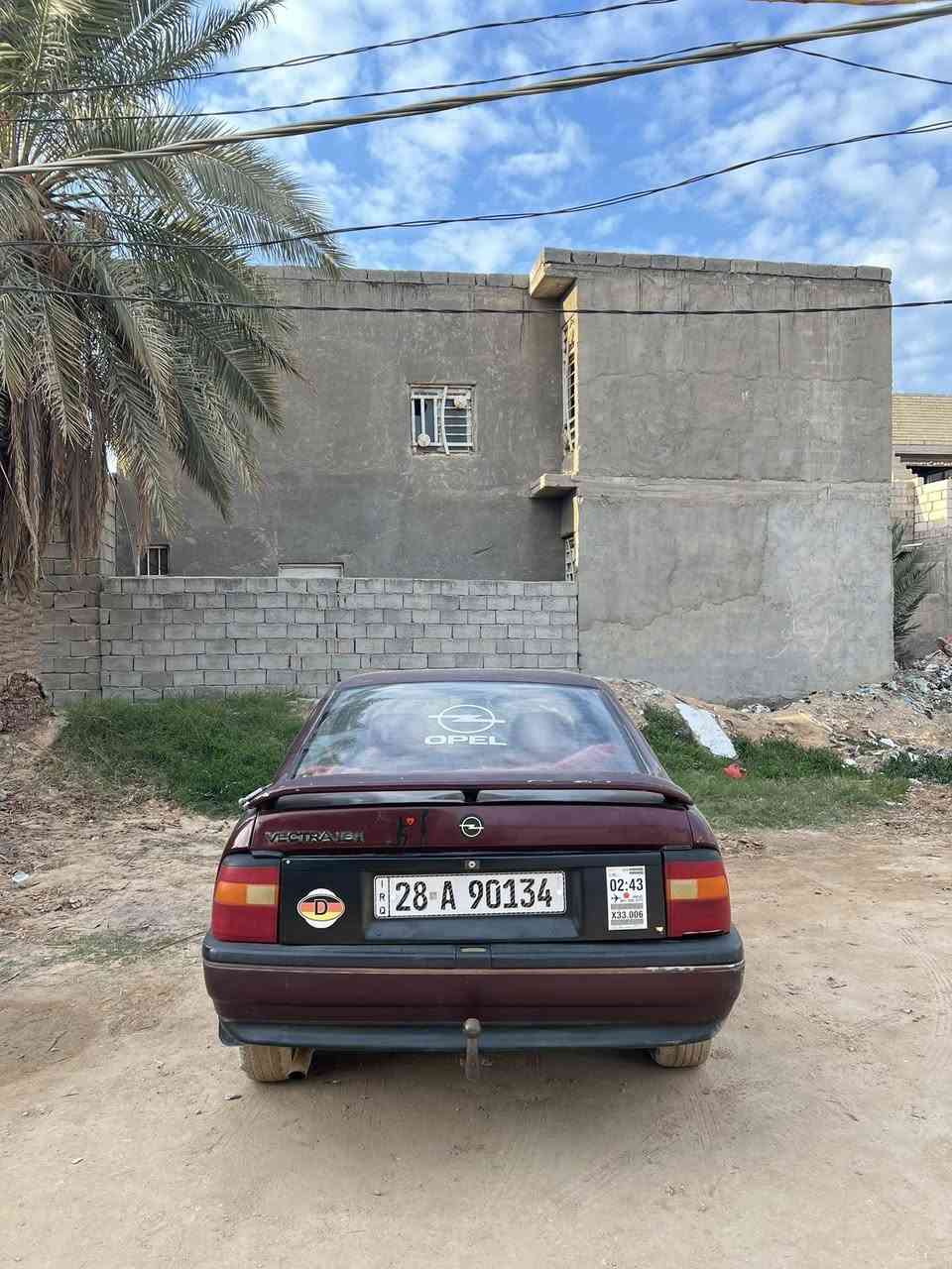 لسلام عليكم سيارة أوبل فكترا للبيع موديل 1991 مشروع وطني سنوية نهاية ٢٦ راعيها موجود السيارة كلشي ما بيها بس الباب وضربة خفيفة مثل ما موضح بالصورة مكاني كربلاء السعر ٢٩ وبيها مجال للاستفسار ***********
