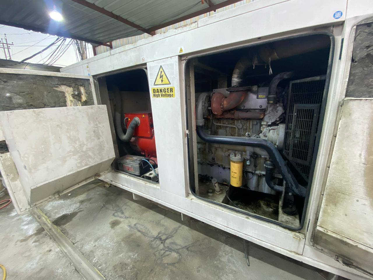 سلام عليكم مولده لبيع بيركز كاتم ٢٣٠٠ راس توليد ٤٥٠ بيه بخار التصال *********** غير متواجد عل فيس مكاني نجف
