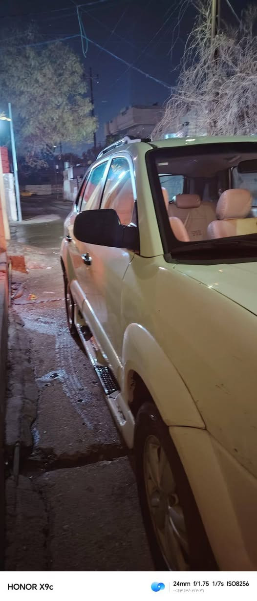 توكسن 2009
باب النفر بي صبغ وجاملخ الكدام بي بارد فقط 
الباقي كلو شرك محرك كير شرط كير توماتيك 
السياره بسمنه كاربون بانزين السياره 
النضافه كدام العين ربع ماتصرف عليها 
***********
