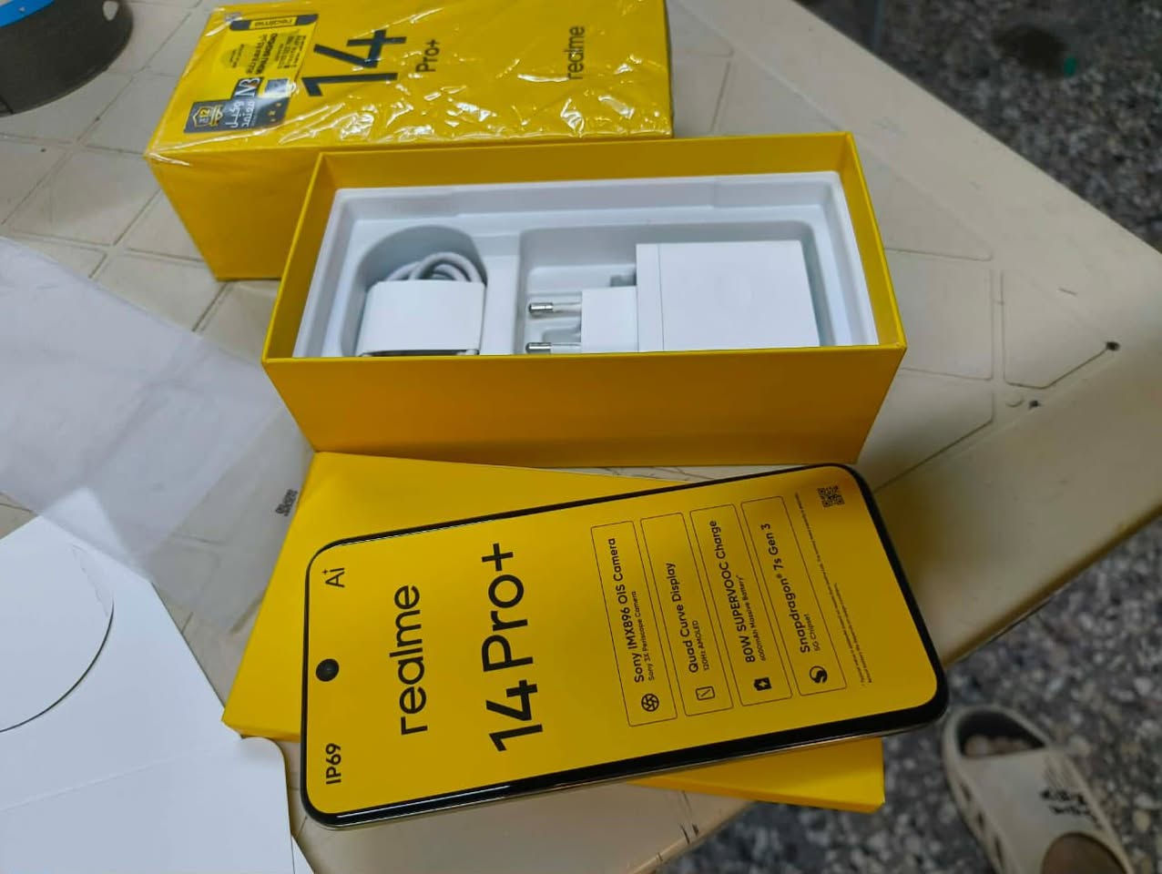 ريلمي 14برو بلاس 512 لون مميز جهاز اخو الجديد نضافة 100/100استخدام قليل مواصفات معروفة جهاز مفول من شاشة ومعالج وكاميرا وشحن وكلشي للبيع فقط السعر 465الف سعر الجديد 585 مكاني بغداد وعندي توصيل الكل العراق  للاستفسا وتساب ***********
