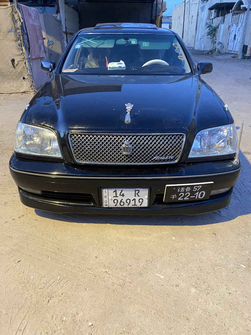 كراون موديل 2001 تسجيل جديد قرار 48 تحويل ثاني يوم رقم بصرة سياره جاهزه من الطول لطول تخم تاير ويل نجمه محرك ديفور الزغير  السياره كص جنطه  السعر 97 بيها مجال لشراي رقمي ***********
مكاني البصرة
