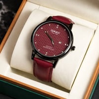 تصميم كلاسيكي عصري • حزام جلدي • نافذة التاريخ