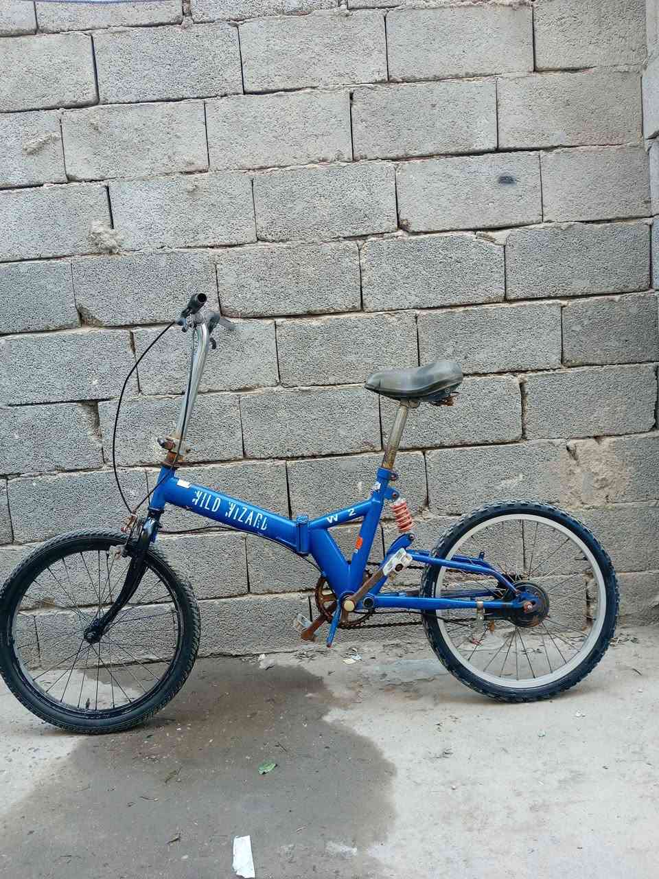 .
بايسكل ((حجم 20))  أمريكي ابو الطبگه كامل لا مصبوغ ولا هاي بلادي تايرات جدد البايسكل مال استعراض حلو وسريع ..السعر 60 بي مجال بسيط مكاني البصرة كرمه علي رقمي ***********
