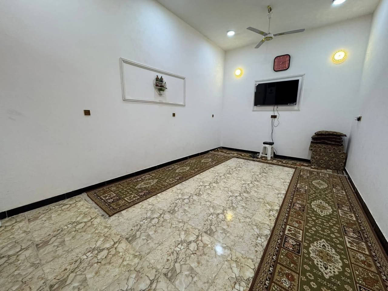 بيت زراعي للبيع 200 متر بل شموع قرب مدرسه صينيه (***********)
