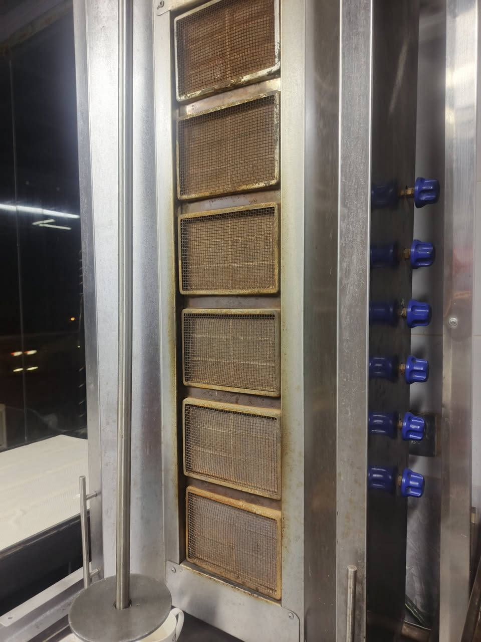 شواية كص سل استير كامل مع ميز مالتها مترين و ٢٠
كاعده مال كص تخمير وجرارات جوه سعر 350 
***********
