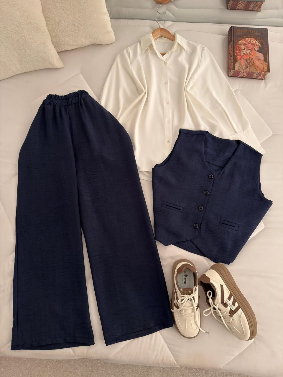 طقم 3 قطع 

القياس فري سايز يلبس 38 40 42 44 46 

السعر 20 الف

نوع القماش كتان صيفي
توصيل 5 لجميع محافظات


**إذا كنت صاحب هذا الإعلان وتريد حذفه لأي سبب، رجاءا أرسل رسالة إلى الدعم الفني**