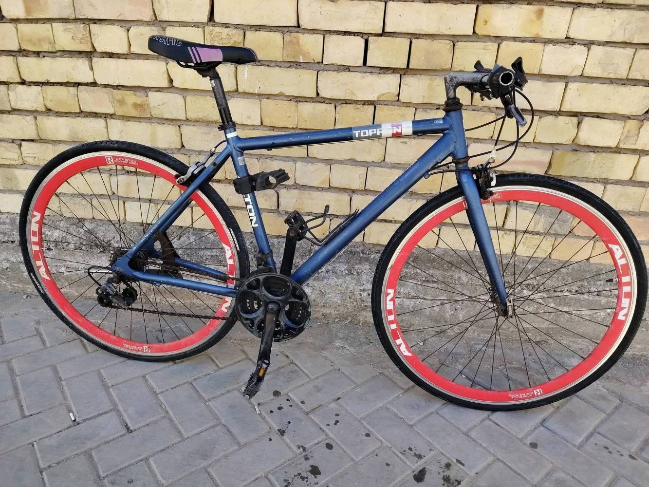 التون صناعة يابانية معدن ألمنيوم حجم الإطار700x28 ويالة ألمنيوم طبقتين سستم شيمانو سحب دفع 3x8 دراجة وضع حاوية كاملة من أي نقص السعر120   مكاني بغداد مدينة الصدر