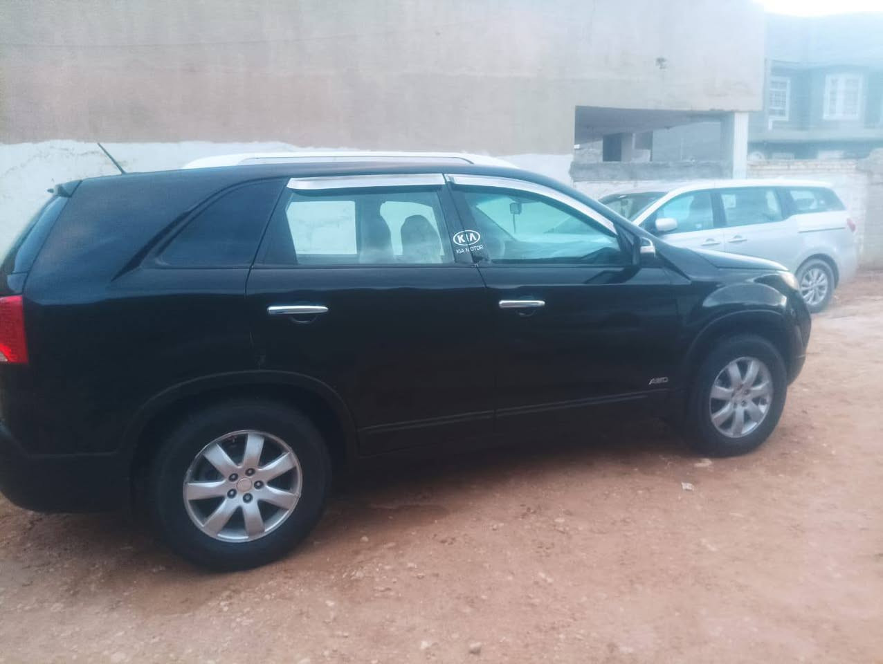 السلام عليكم للبيع سورنتو 2012 وارد امريكي حادثه جاملغ وبنيد وبيه تكمه مال السائق امعوره من فوك مكفولة من الكلبه والكص والتجيه بيها صبغ أبيع عام حته ما اتفاشل وياك سياره جاهزه من جميع النواحي ومالت جناي رقم بغداد إنكليزي بسمي شخصياً مكينة 2400 . 5 راكب مواصفات السورنتو الاعتياديه السعر 102 وبيها مجال للشراي خاص ما اجاوب اتصال على الرقم ***********
مكان السياره بابل قضاء القاسم
